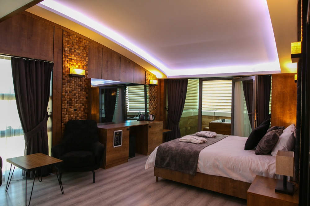 Deluxe Suite